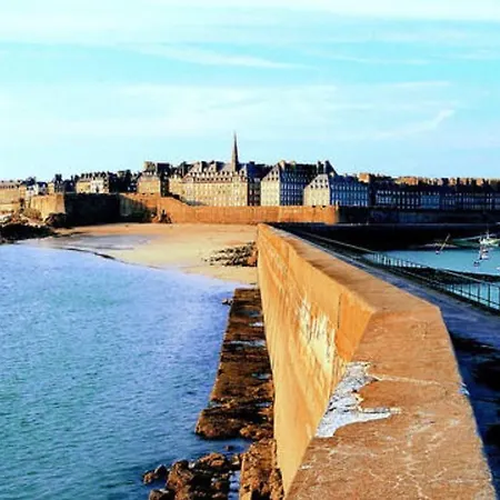 Au Coeur De La Baie Frühstückspension *